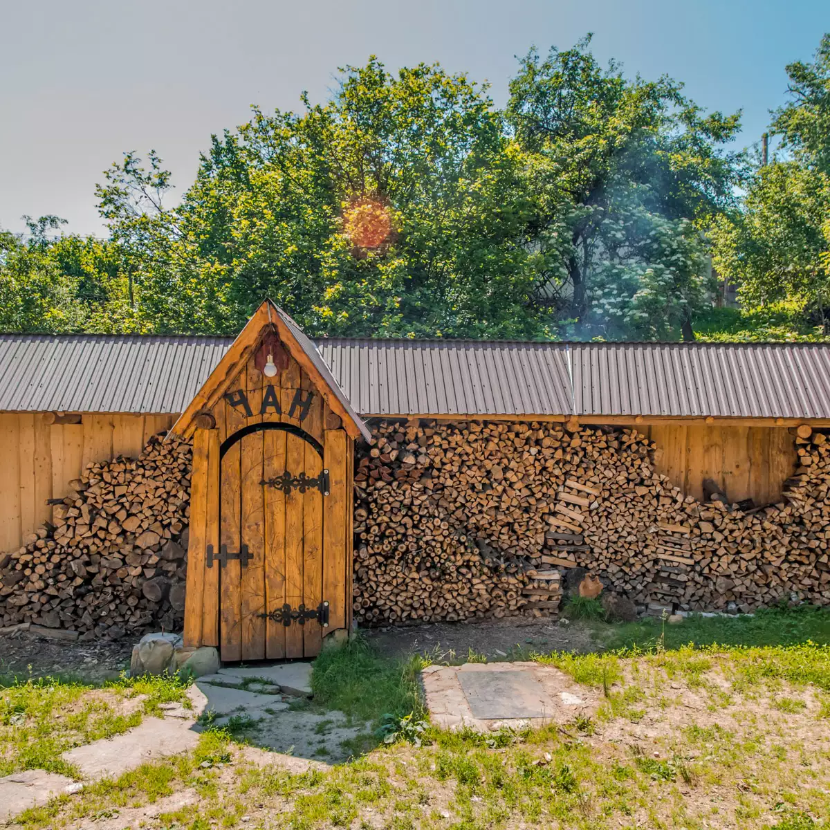 Усадьба «Над потоком»