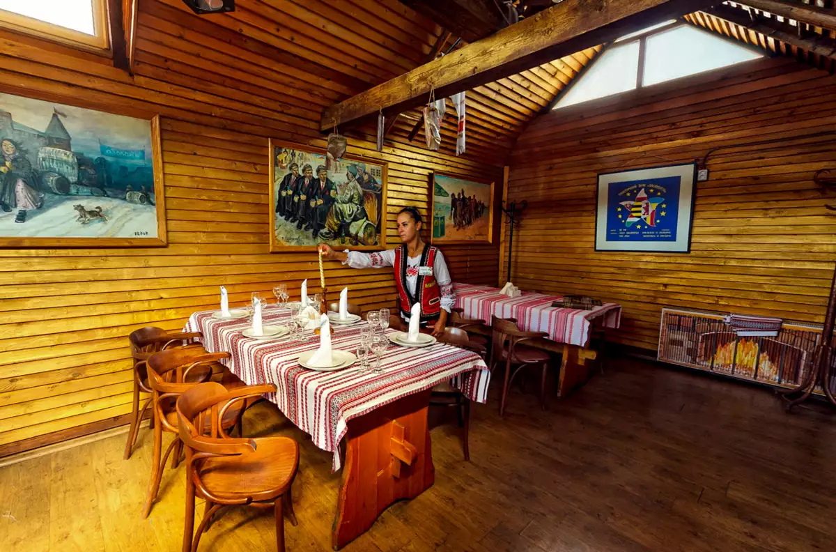 Корчма «Деца у нотаря»