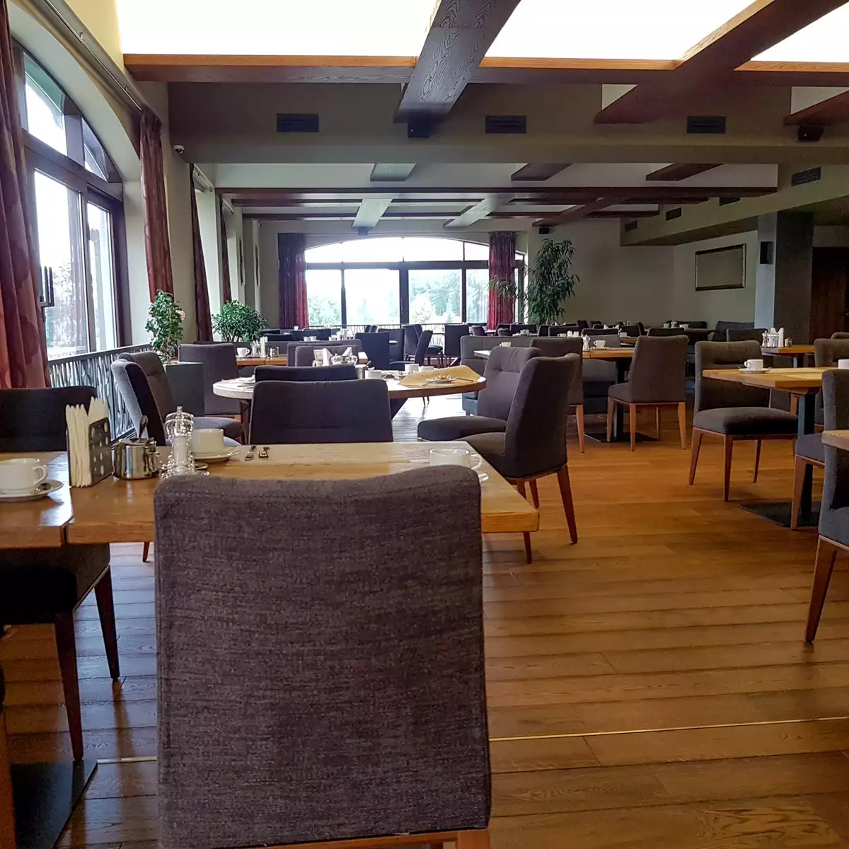 Готель «Ірис»