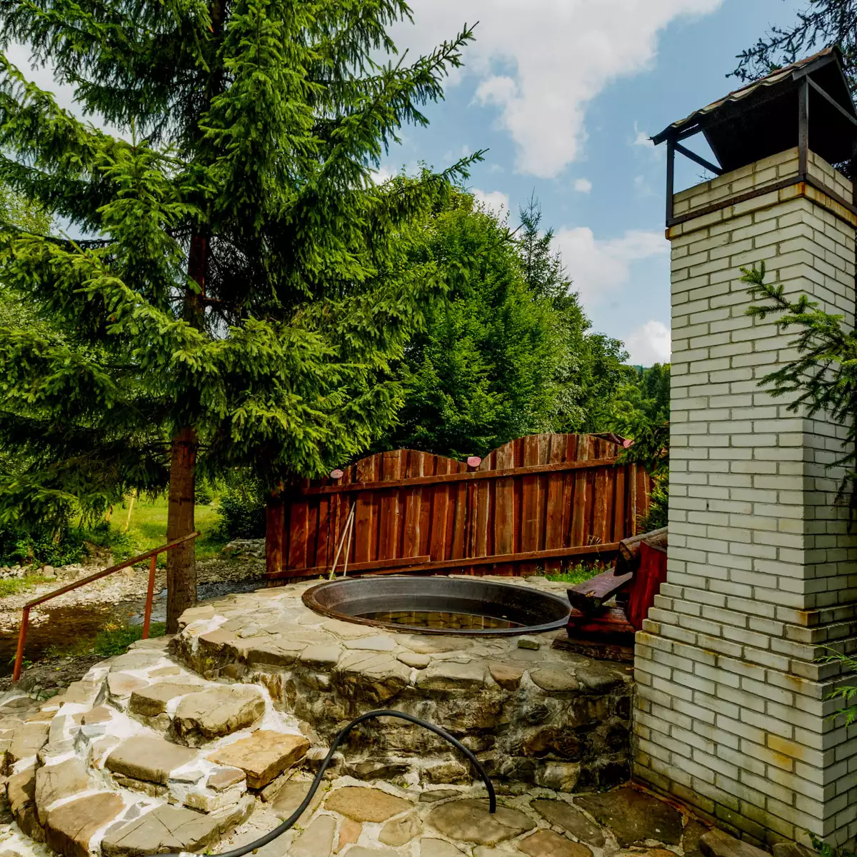 Hotel “Lisova kazka”