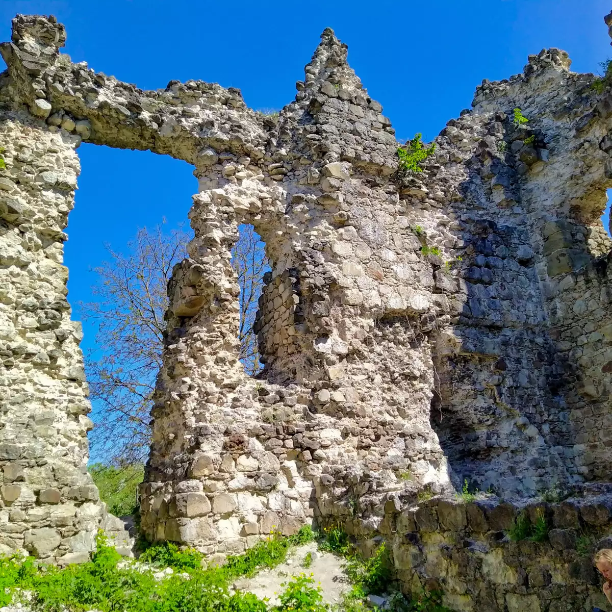 Середнянський замок тамплієрів