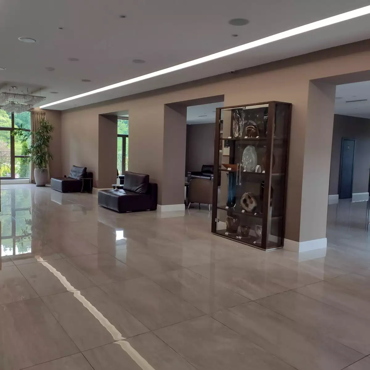 Готель «Ірис»