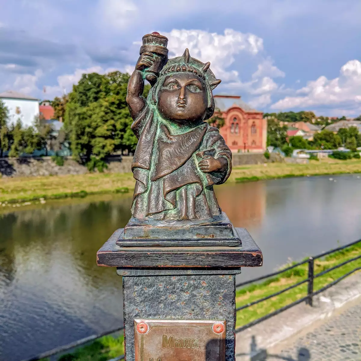 Міні-скульптура Маяк Унгвар (Свободка)