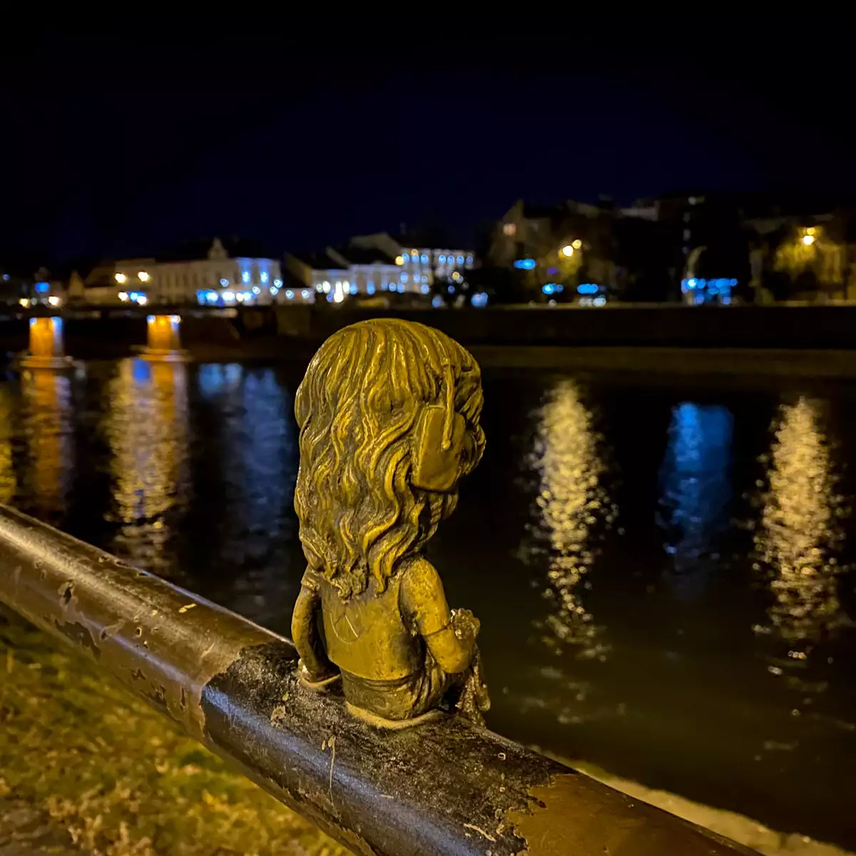 Міні-скульптура «Джон Лорд»