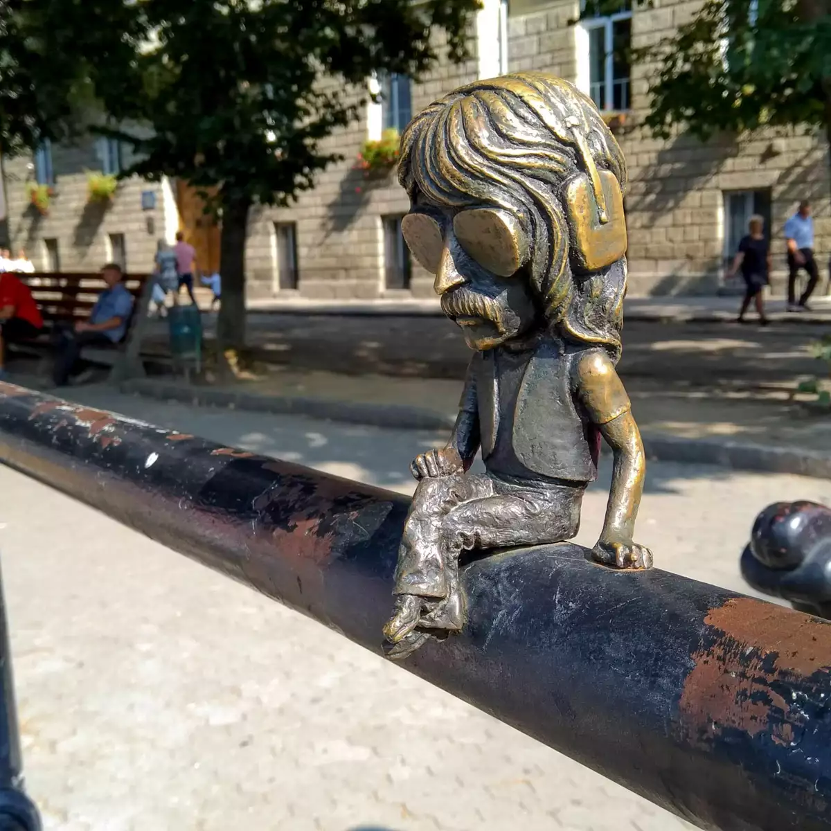 Міні-скульптура «Джон Лорд»