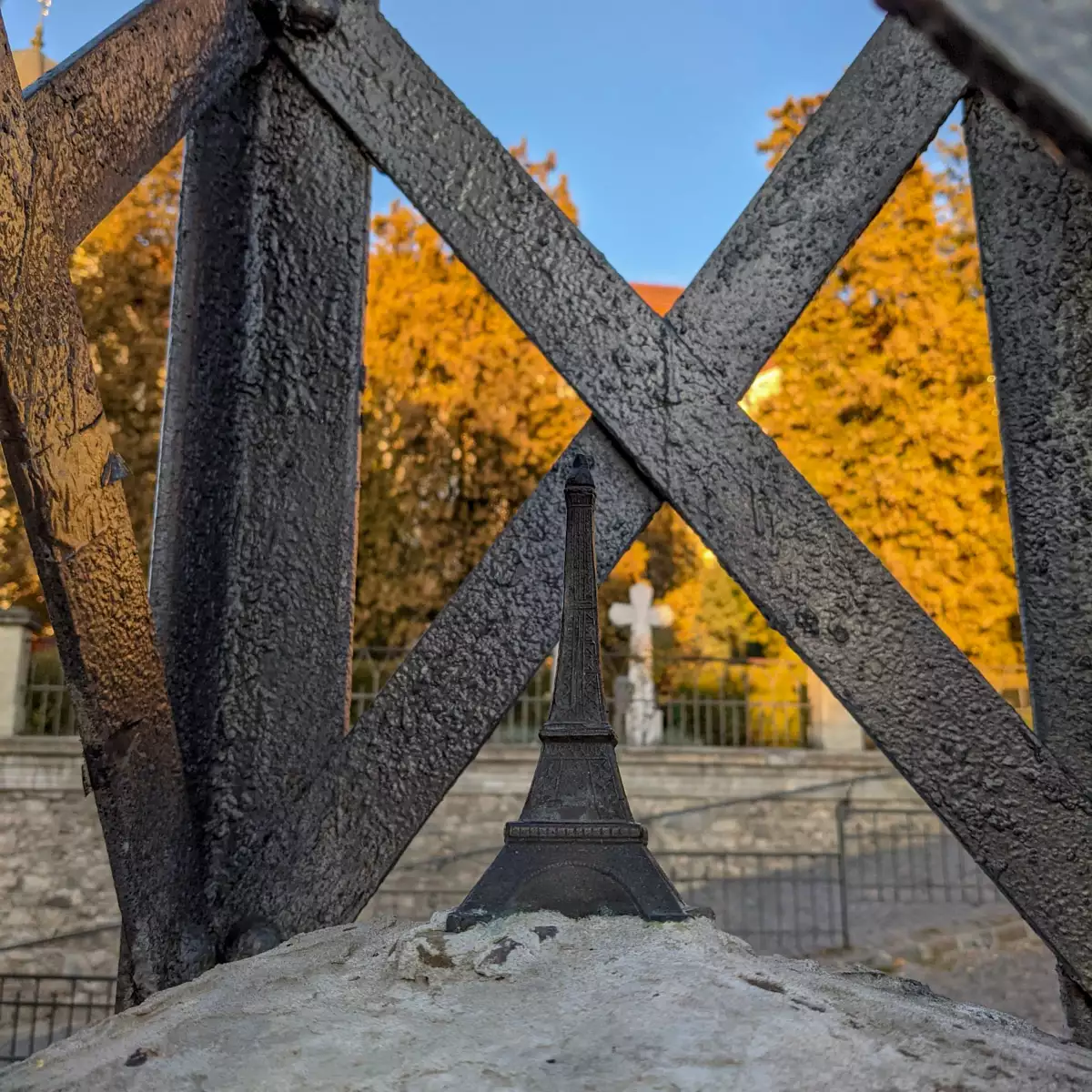 Міні-скульптура «Ейфелева вежа»