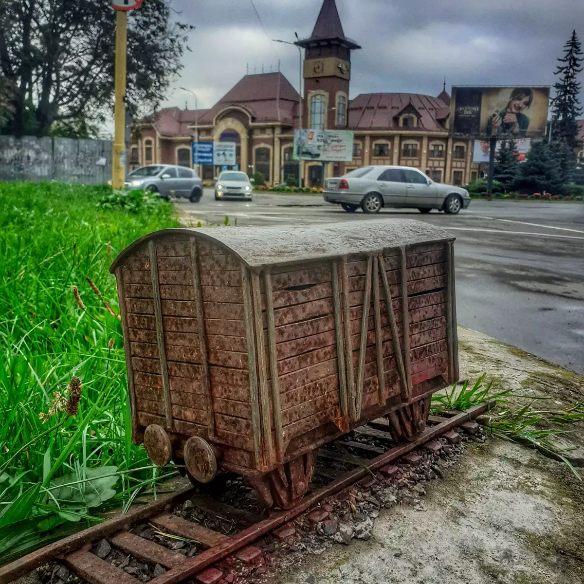 Міні-скульптура «Hasta la vista, Lenin!»