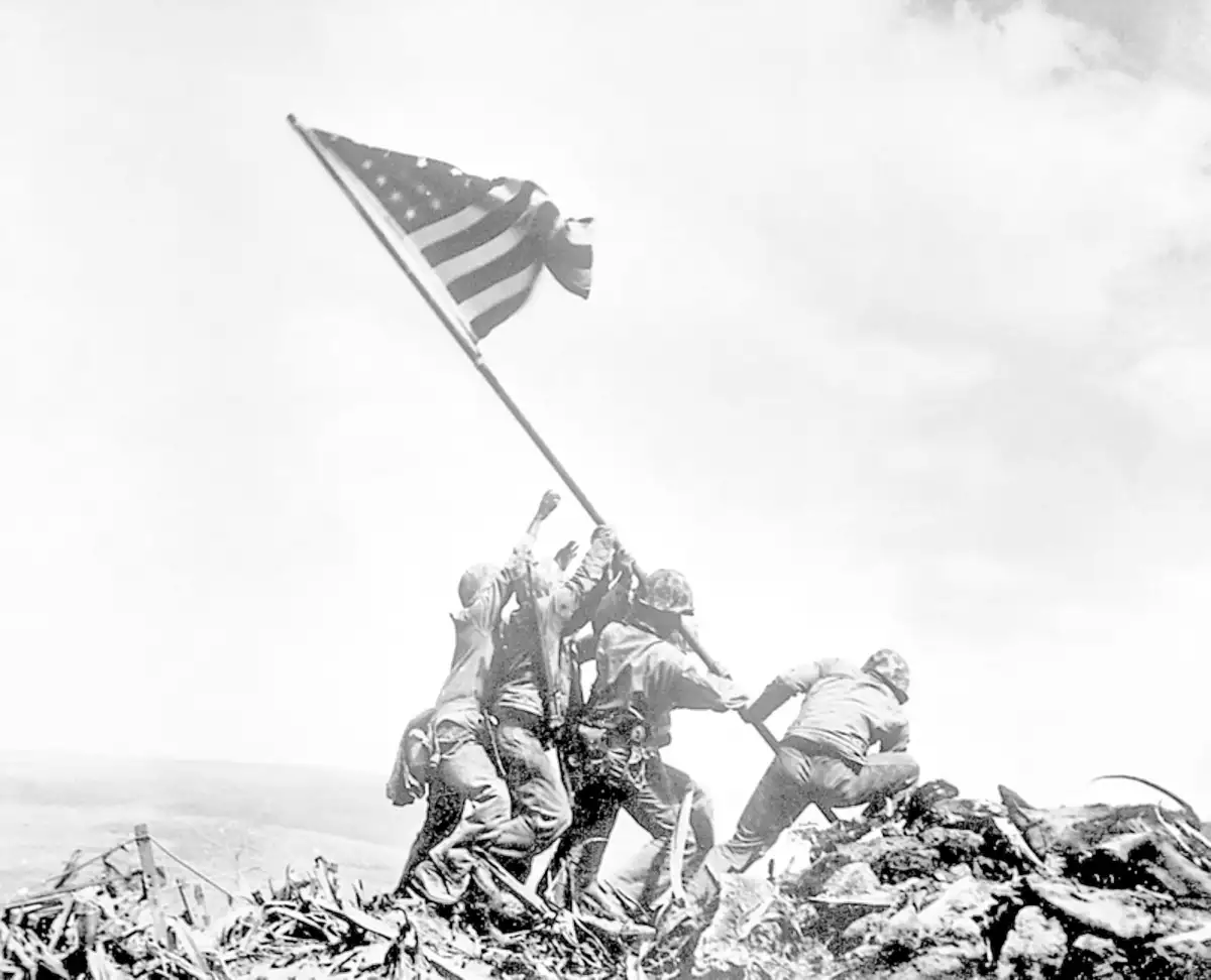 Фото Підняття прапора над Іводзімою