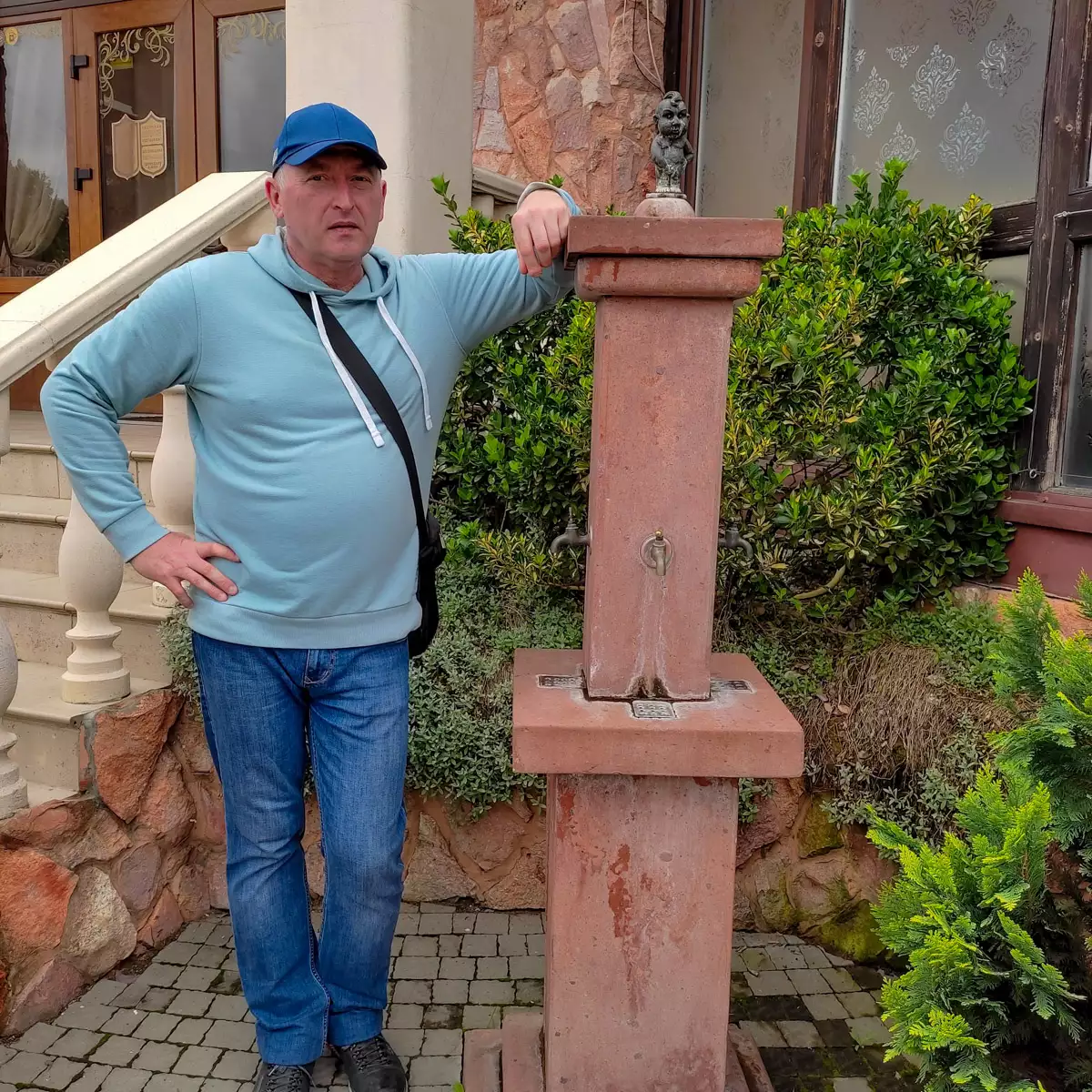 Міні-скульптура «За крок до Європи» (Маннекен піс)