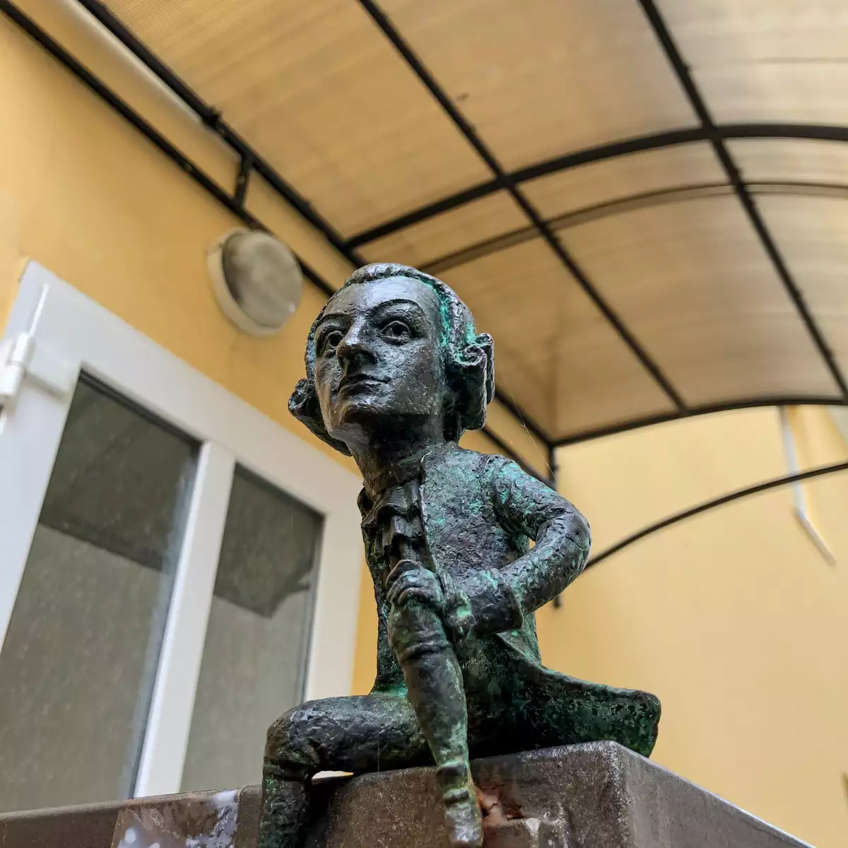 Міні-скульптура Вольфганга Амадея Моцарта