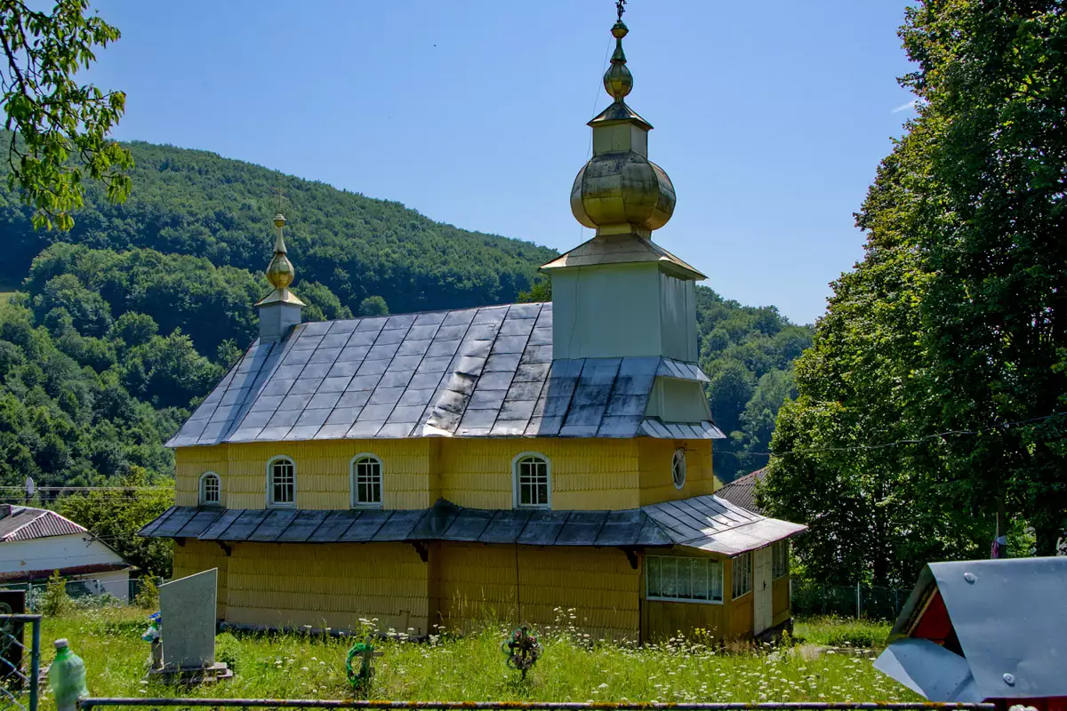 Церква Вознесіння Господнього в селі Ялове