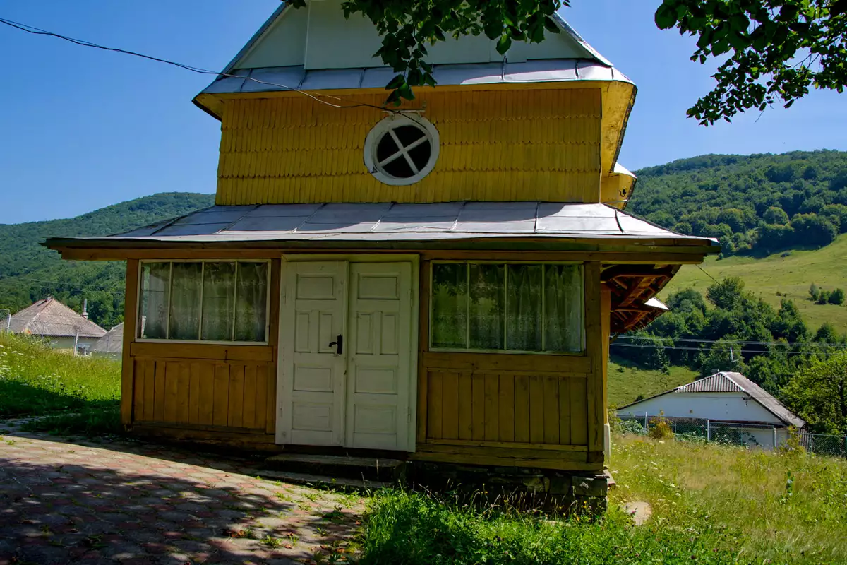 Церква Вознесіння Господнього в селі Ялове