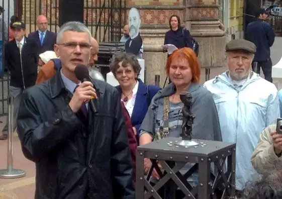 Відкриття міні-скульптури Гаррі Гудіні