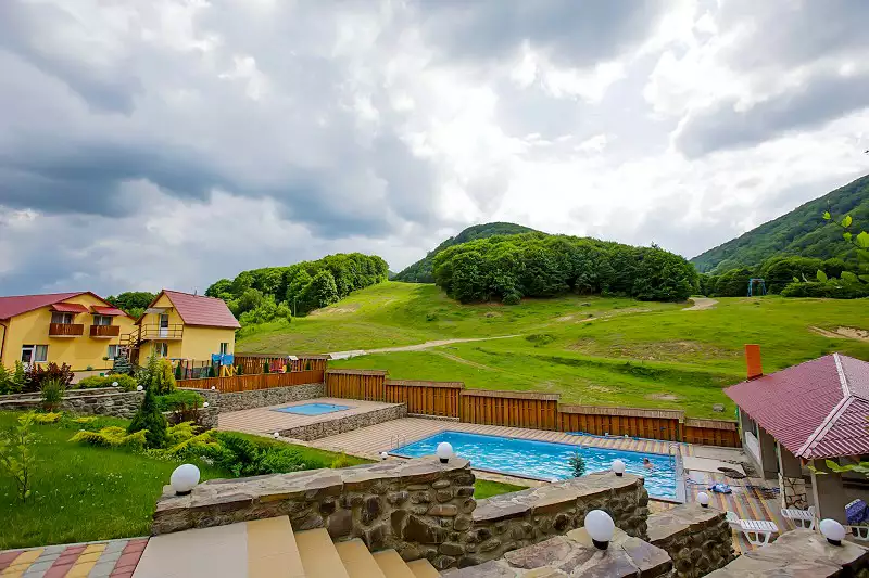 Готелі у Велятино