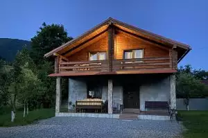 kotedzhi-u-zhdeniyevo-1 Садиби та котеджі у Жденієво