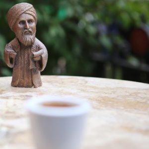 Милий Ужгород з ароматом кави та міні-скульптурками