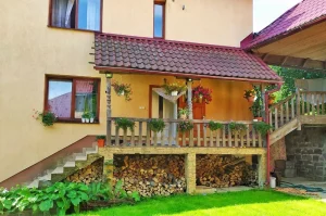 sadyby-ta-kotedzhi-iza-2 Садиби та котеджі в Ізі